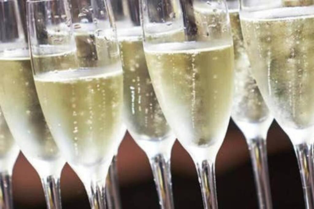 Suite Premium Le Figaro 2 Epernay Ngoại thất bức ảnh